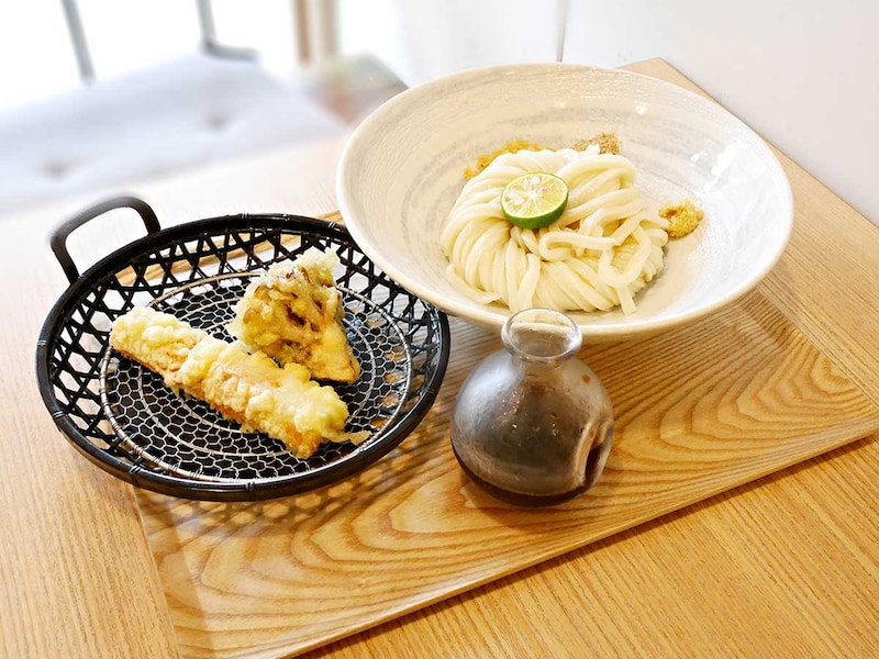 【大阪グルメ】全国の食通が唸る”つるもち”新食感！ 「うパン」も話題の『うどんdining KONA×MIZU×SHIO』が人気の理由に迫る