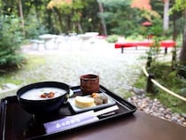 【奈良旅】なんて心地いい日本のご飯。春日大社の参道『春日荷茶屋』で名物の「お粥」を味わう