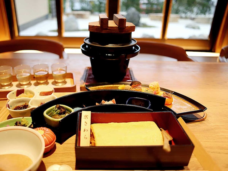 【京都ランチ】京都の出汁を味わい尽くす！おだしのテーマパーク『京都離宮』で絶品のだしまき御膳に出会った