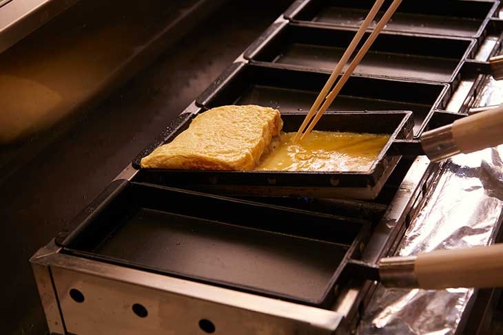 焼き立ての出汁巻き玉子に期待たっぷり！ ※画像提供：京都離宮