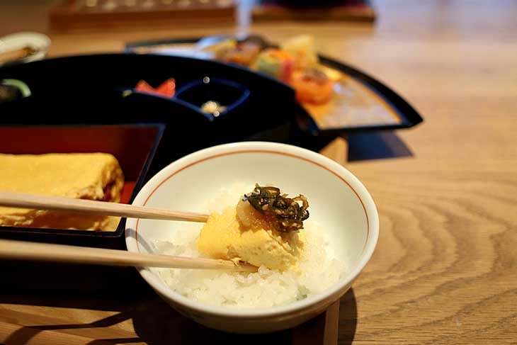 さわらの香りも薬味もごはんがすすむ