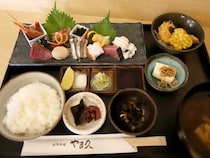 【京都ランチ】美味しい魚料理ならココ！『創作料理 魚河岸 やま久』の京料理らしいお造り定食