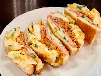 【大阪鶴橋グルメ】創業46年の純喫茶『珈琲館ロックヴィラ』の名物「特製キムチサンド」がおいしい理由