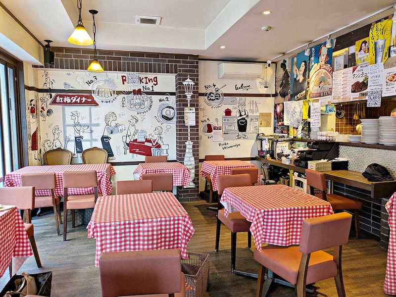 ポップで温かみのある店内