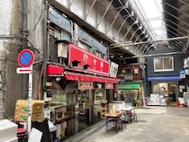 上野・アメ横の町中華といえば『珍々軒』！ 最強コンビ「湯麺＆炒飯」を味わう