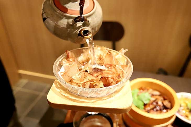 コーヒーフィルターを使って出汁を取るという初めての体験