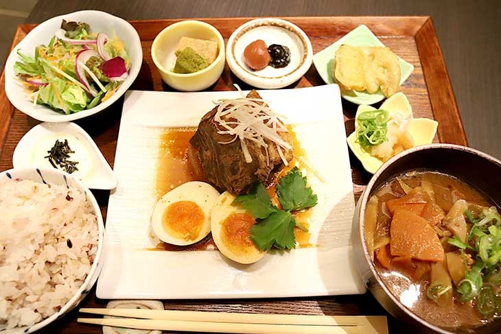 豚のほろほろ煮 1,749円