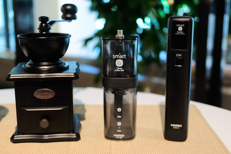 手動のミルと電動ミル