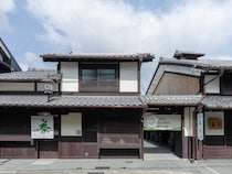 【京都】でおいしい抹茶体験なら宇治の老舗茶屋へ！ 『森半』のお茶広場＆蔵カフェが楽しい