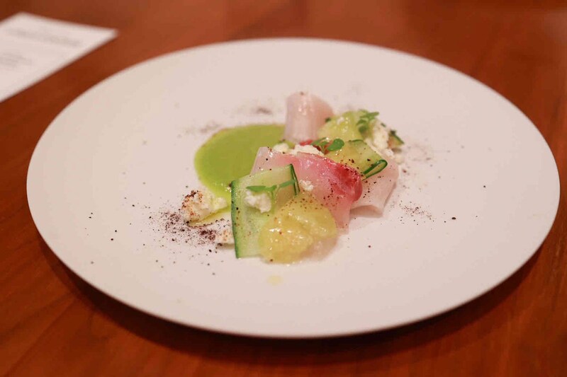 「TRUNK LUNCH COURSE」1名5，400円。前菜の「鹿児島県産カンパチのカルパッチョ 加賀太胡瓜のガスパチョ」