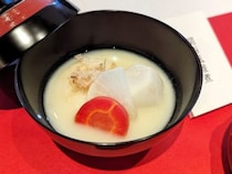 お雑煮ってこんなに違うの！？ 関東や関西、博多など全国5エリアのご当地雑煮を『茅乃舎』で食べ比べてみた