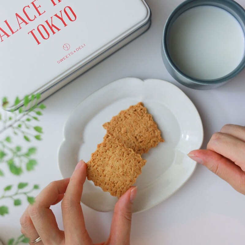 「ココナッツサブレ缶」4,000円