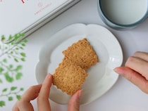 【2025年人気ホテルのクッキー缶5選】年100軒以上を巡るホテルライターが選んだ贈りもの