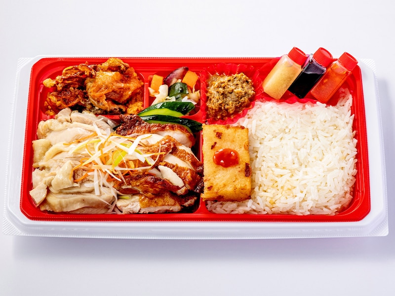 Mr．Chicken鶏飯店「ミスターチキンデラックス弁当」1,782円/改札内B1F スクエア ゼロエリア