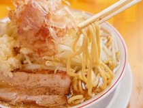 一度は食べてほしい！ 川崎市・溝の口の盛りがよくてウマい「デカ盛りグルメ」の名店とは？