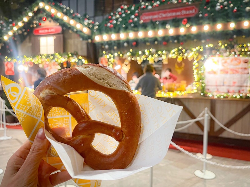 プレッツェルもクリスマスマーケットに欠かせないグルメです