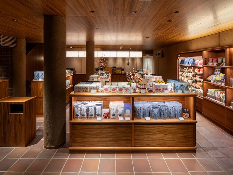 お正月のおもたせに。茅乃舎の太宰府天満宮参道店では梅をテーマにした限定品がずらり