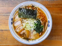 ラーメン官僚が悶絶！ 目黒の注目店『えーちゃん食堂』のスゴい“香り”のラーメンが旨いワケ