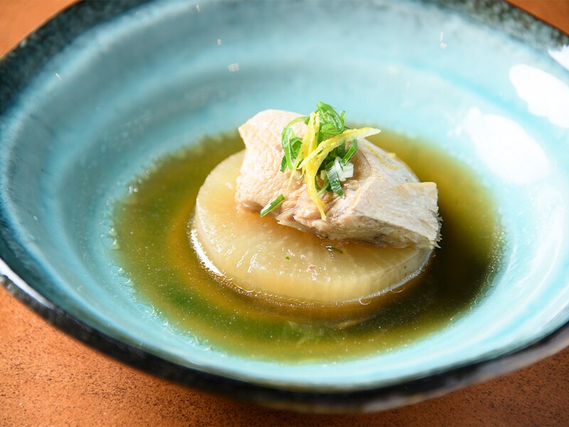 定番のぶり大根も、本場で食べると鮮度と脂のノリが違う！