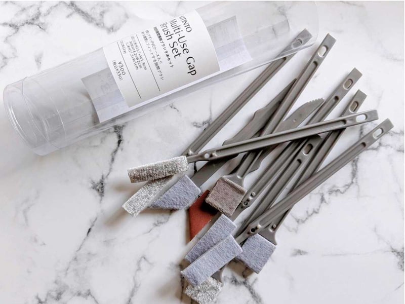 「用途別隙間掃除ブラシ9本セット／KITINTO」 330円