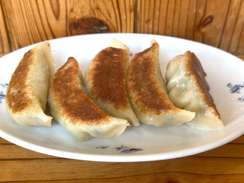 名物の「ジャンボ餃子」［食楽web］