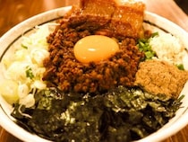 旨い店はタクシー運転手に訊け！天才料理人“スーさん”の“まぜそば”