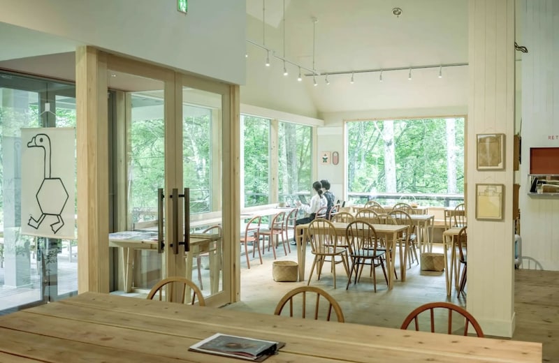 「EMMA’s HOTDOG」の内観