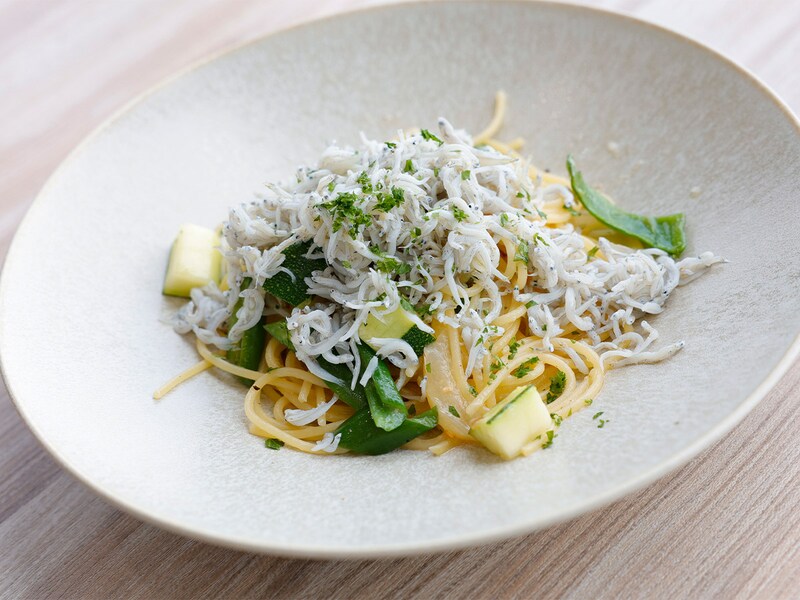 「瀬戸内しらすと季節野菜のスパゲティ ペペロンチーノ」