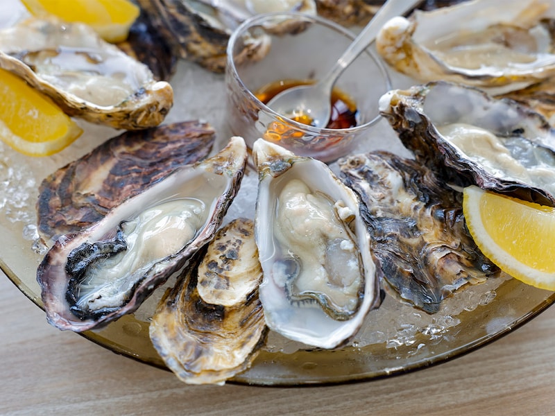 季節によって江田島産はじめ瀬戸内海各地で獲れた牡蠣を供している。こちらは県内の田島産