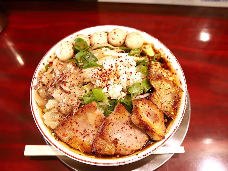 迫力満点のビジュアルにテンションも上がる「限定特製バチ郎」1,500円