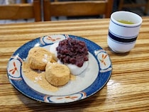 【大阪グルメ】和菓子の老舗『出入橋きんつば屋』の暑い時期しか食べられない謎メニュー「しがらぎ」って何？