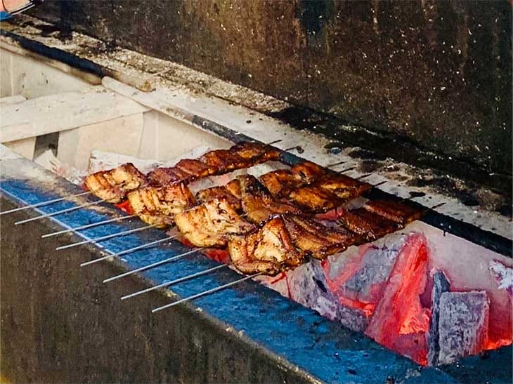 注文を受けてから仕上げに5分ほど焼き上げて、焼きたてを提供していただけます