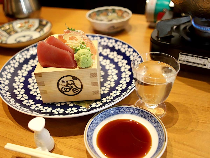 【大阪】日本酒飲み放題が480円と格安！ 『日本酒バル ほのか』で40種の地酒と痛風鍋をいただく