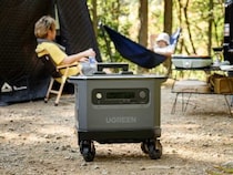 冬をホットに楽しむ！ ポータブル電源『UGREEN』があればサウナとサ飯と車中泊が充実するワケ