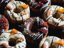 晩酌のおともにいかが？ 焼きドーナツ専門店『gmgm』の「おつまみ 焼きドーナツ」に注目！