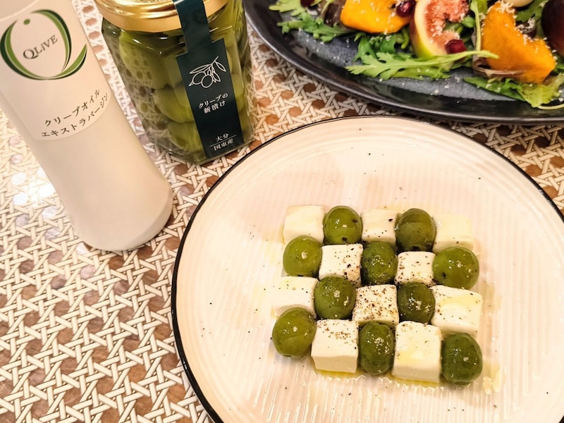 ちょっとしたおもてなしの簡単料理にも、「クリーブの新漬け」（864円）で華やかなひと皿に