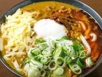 重量約1.3kg！ 大宮『縁尽』でデカ盛りすぎる「カレーうどん」を食べてきた