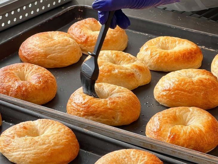 国産小麦など素材選びにこだわって焼き上げられるパンの数々