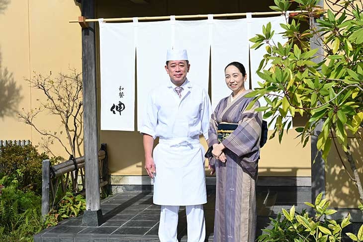 繊細な料理を手がける店主の釜井 伸也さんと、女将の田江さん