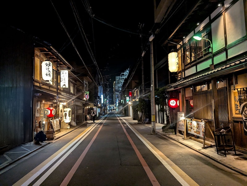 夜の京町屋は趣があります