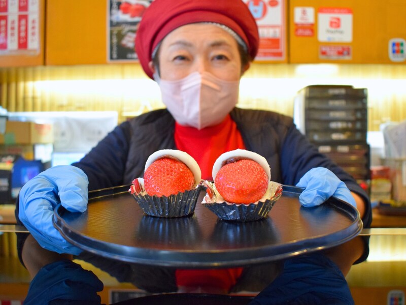 老舗餅屋の“本気”が詰まった幻の逸品。熊本『米白餅本舗』のいちご大福
