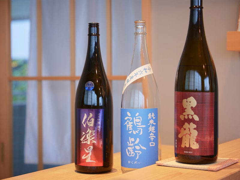 日本酒は常時9種類。他にワインなども揃う