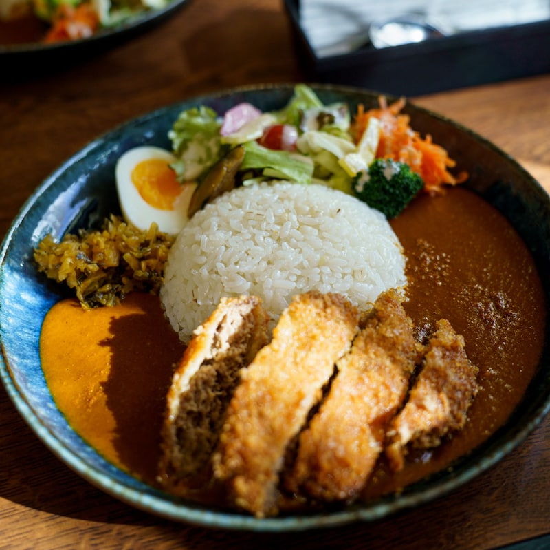 お気に入りの「バーグカツカレー」1,600円。定番メニューでもあります