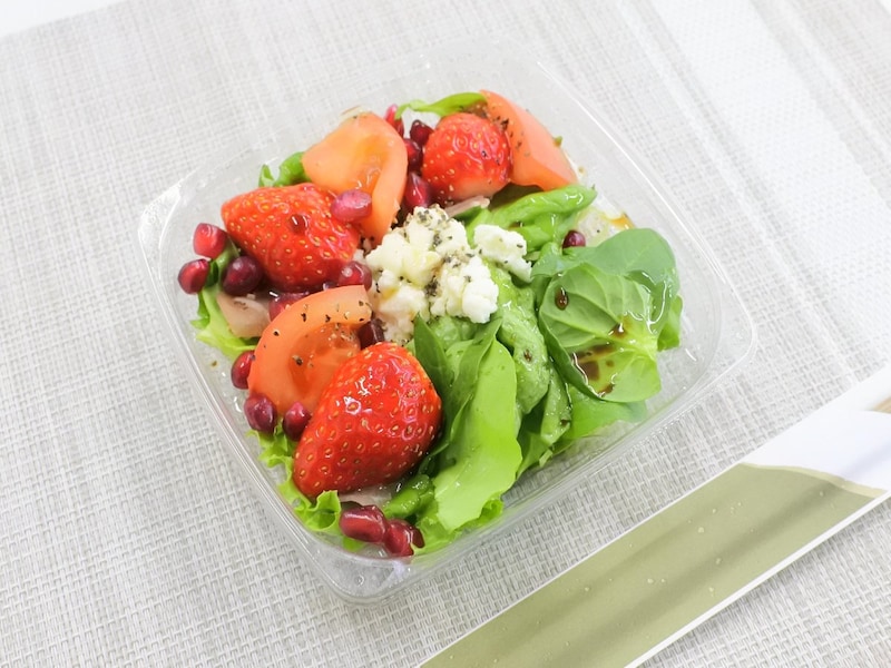 印象的なのが、プチっと弾けるザクロ