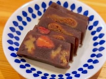 リピ必至！ 羊羹の概念が変わる『wagashi asobi』の 「ドライフルーツの羊羹」を取り寄せてみた