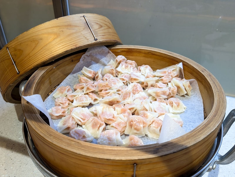 せいろの蓋を開けて、思わず感嘆した「エビ餃子」