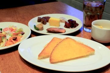 『シズラー』三鷹店の朝食がすごい！ サラダバーも和も中華も揃う絶品モーニング