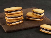 全国の物産展で大行列！ 札幌農学校「焼きたてクッキーサンド 餡バター」が最高においしい理由【北海道みやげ】