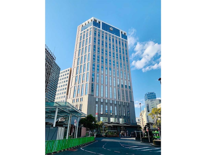 『横浜ベイシェラトン ホテル＆タワーズ』は横浜駅西口からすぐ、アクセス抜群