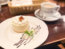 【新宿カフェ】ホテル下に広がるレトロ空間。『カフェ ラ ヴォワ』のチーズケーキ